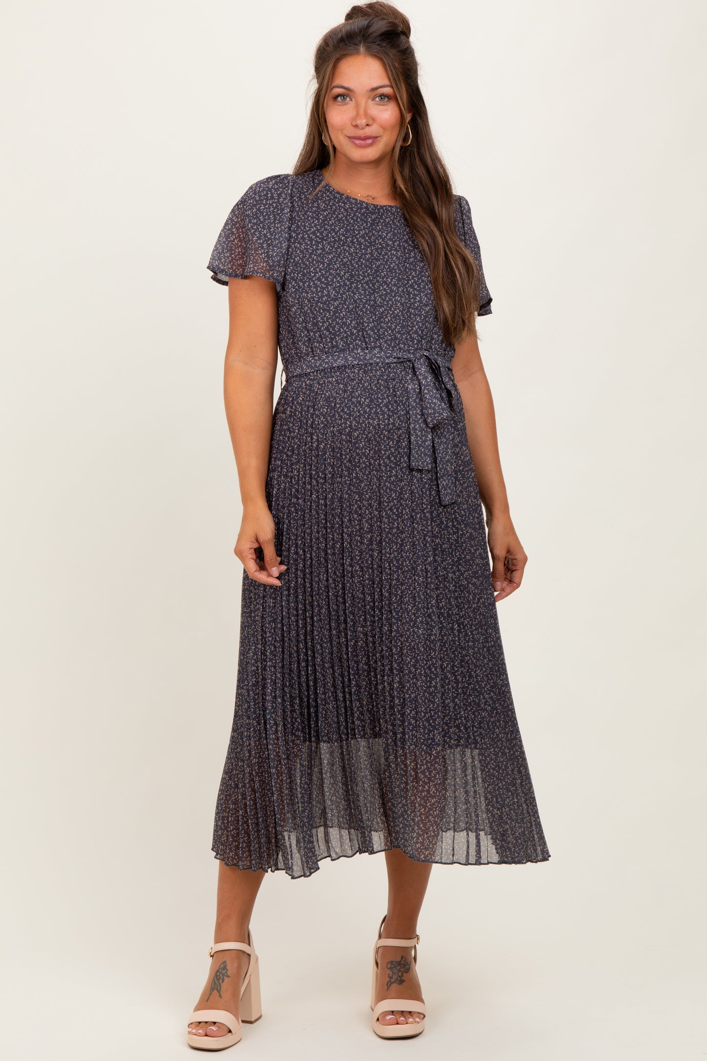 Grey Leaf Print Pleated Maternity Midi Dress