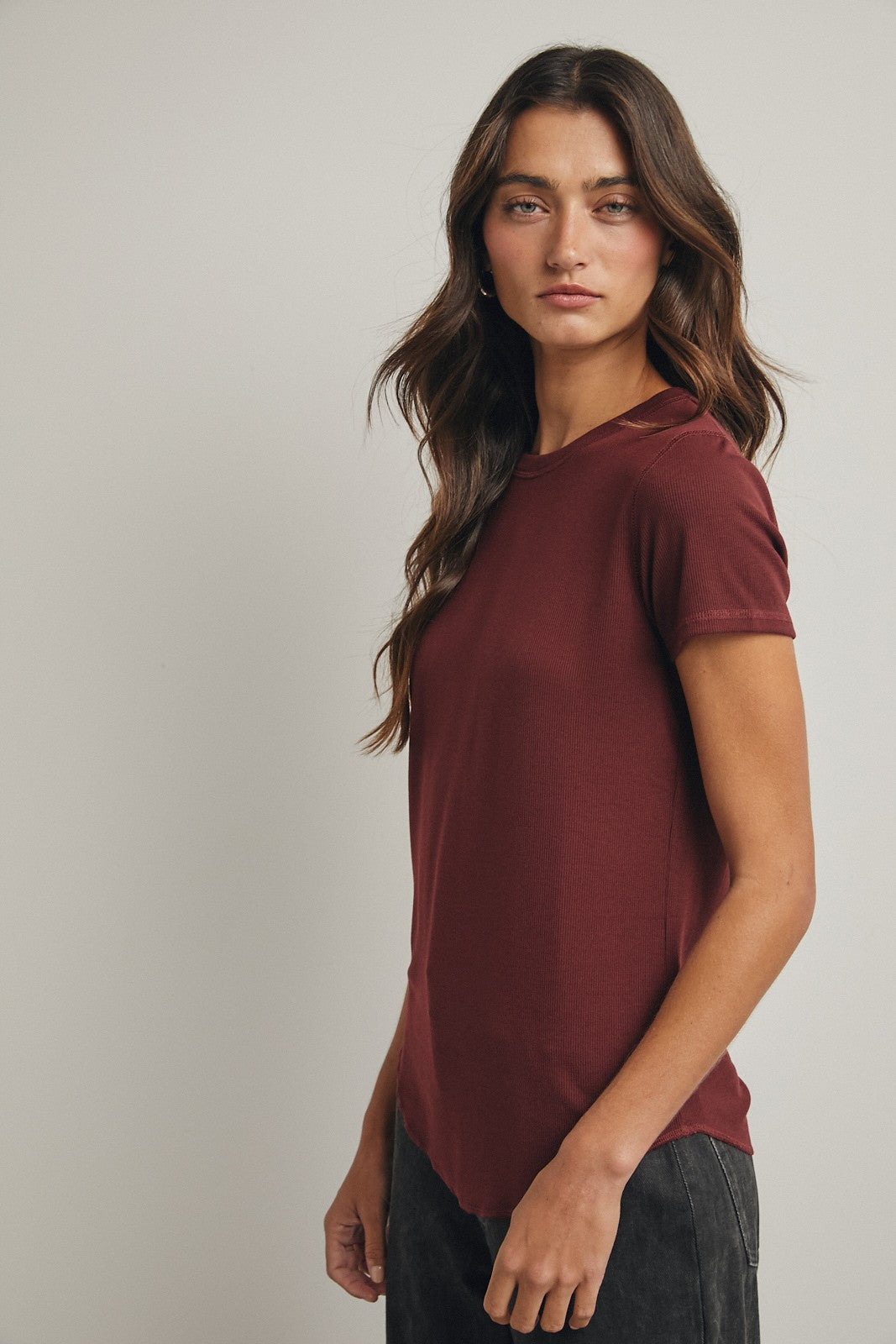 Burgundy Ribbed Short Sleeve Curved Hem Top