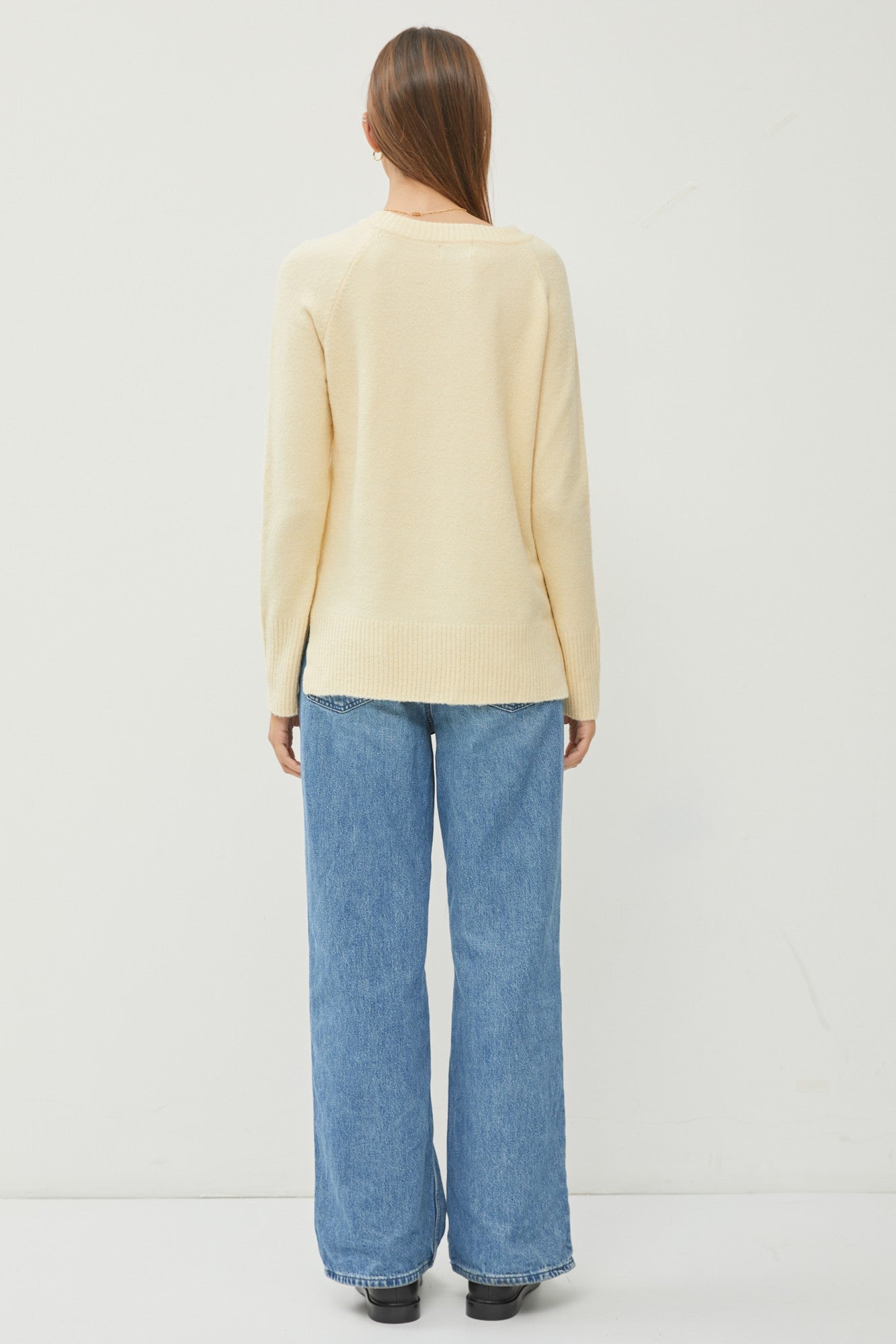 Cream V-Neck Basic Sweater